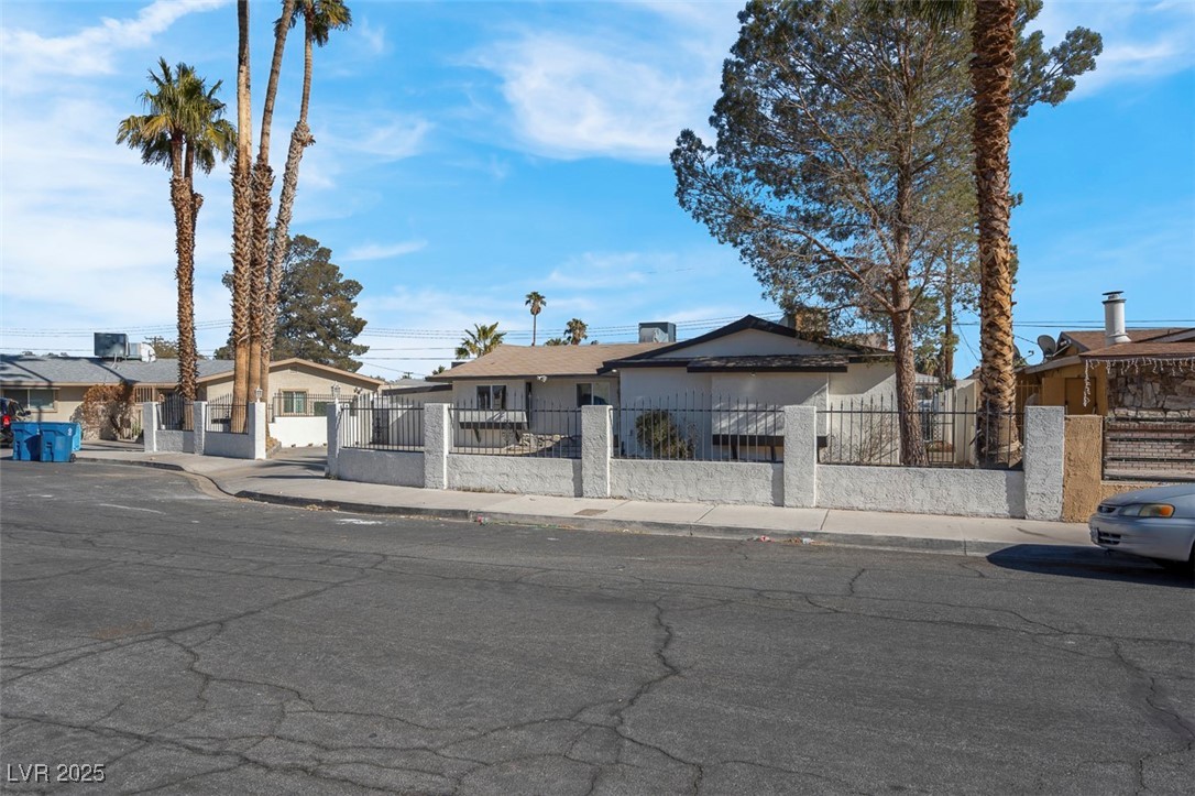 2116 Fuller Road Las Vegas, NV 89108 - Photo 32 of 32 Gallery Image 32