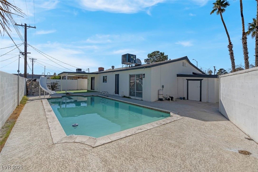 2116 Fuller Road Las Vegas, NV 89108 - Photo 9 of 32 Gallery Image 9