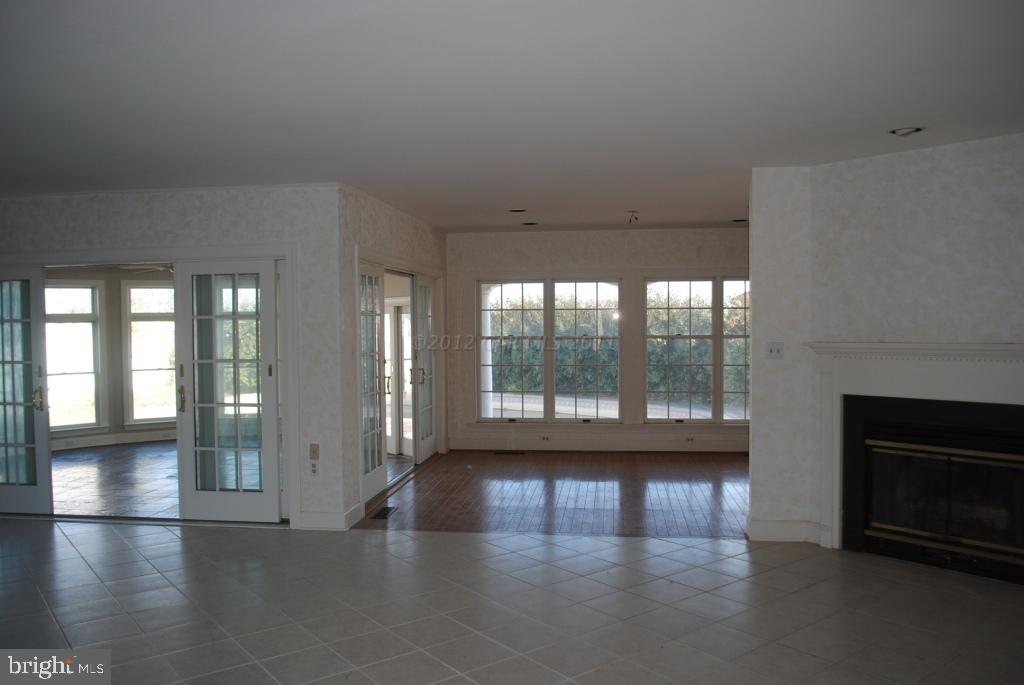 13032 North Shore Road Ocean City, MD 21842 - Photo 3 of 29 Gallery Image 3