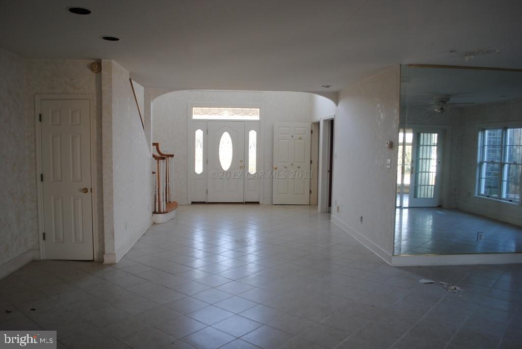 13032 North Shore Road Ocean City, MD 21842 - Photo 4 of 29 Gallery Image 4