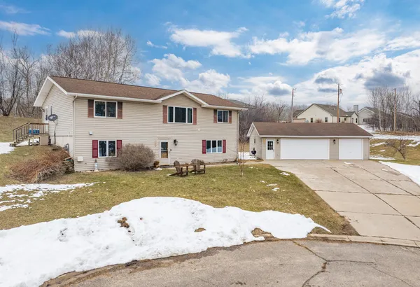 $330,000 | 104 Northwest Avenue, Bovey, MN 55709