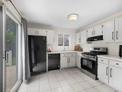 $300,000 | 3087 Kelly Court, Aurora, IL 60504