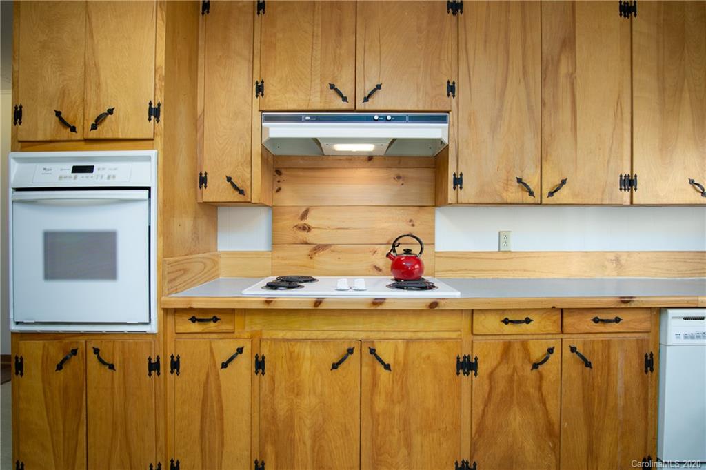 134 Hoyt Road Rosman, NC 28772 - Photo 17 of 41 Gallery Image 17