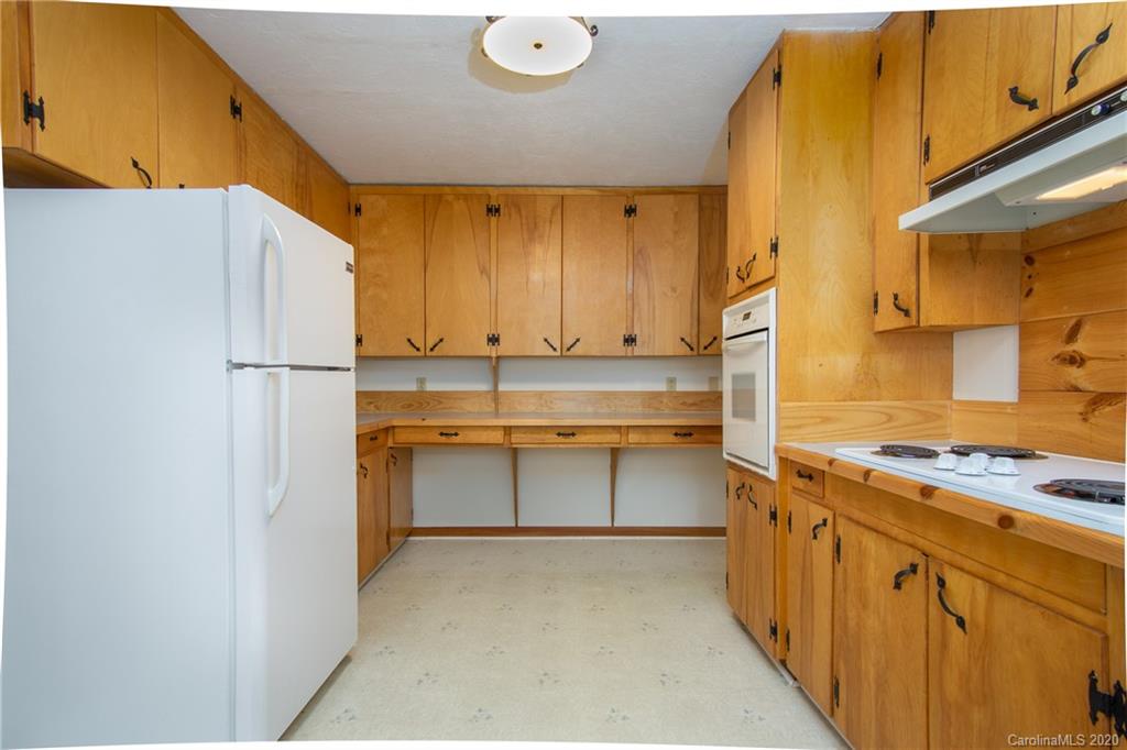 134 Hoyt Road Rosman, NC 28772 - Photo 18 of 41 Gallery Image 18