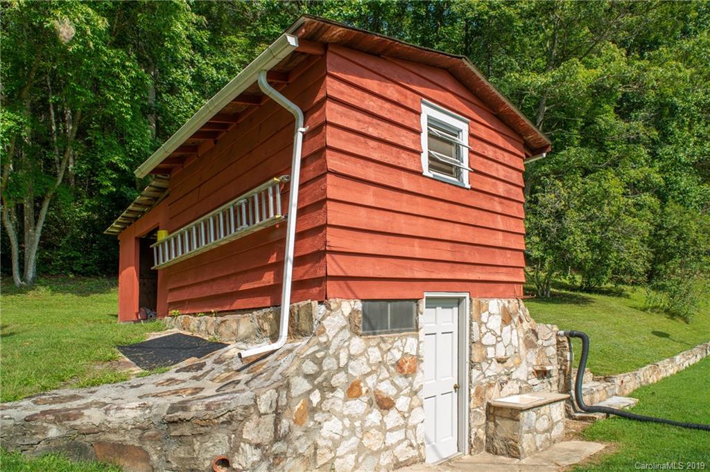 134 Hoyt Road Rosman, NC 28772 - Photo 6 of 41 Gallery Image 6