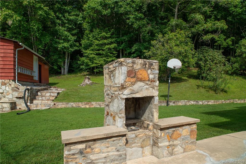 134 Hoyt Road Rosman, NC 28772 - Photo 8 of 41 Gallery Image 8