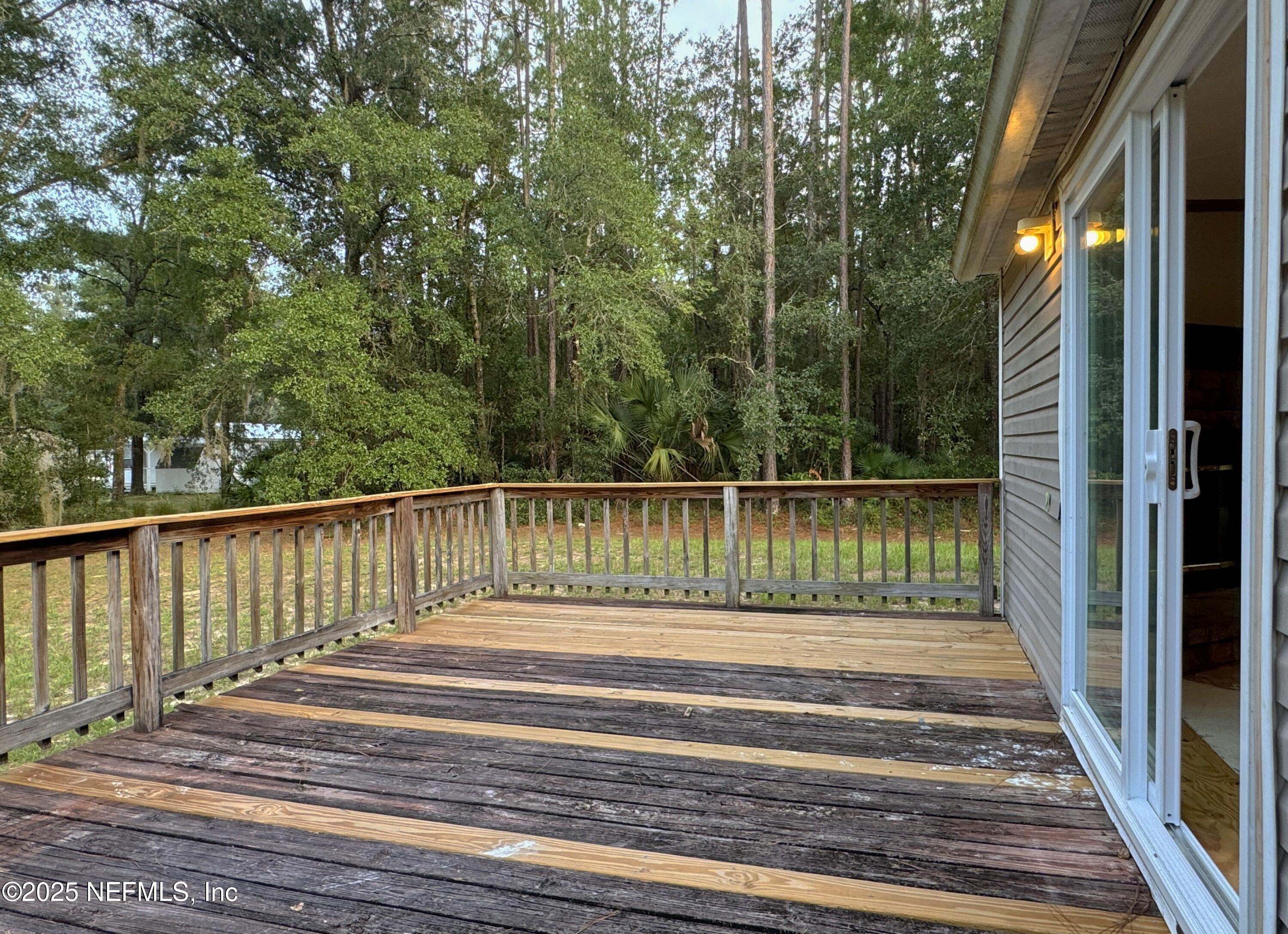 132 Long Road Interlachen, FL 32148 - Photo 20 of 21 a view of a balcony