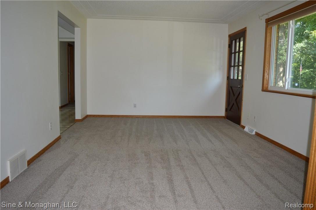 9631 Big Hand Road Columbus, MI 48063 - Photo 20 of 28 011.JPG