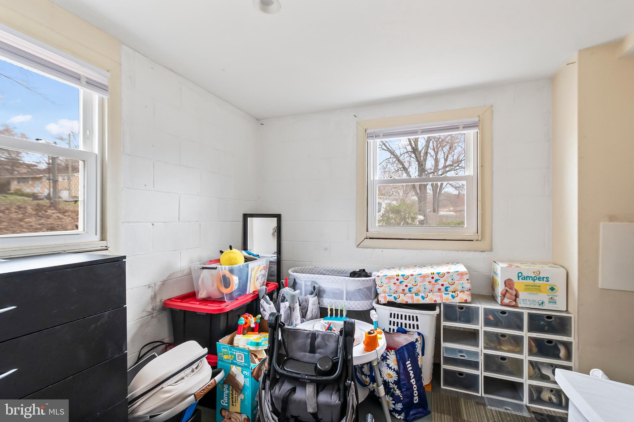 11411 Hermitt Street Clinton, MD 20735 - Photo 33 of 40 a living room with furniture