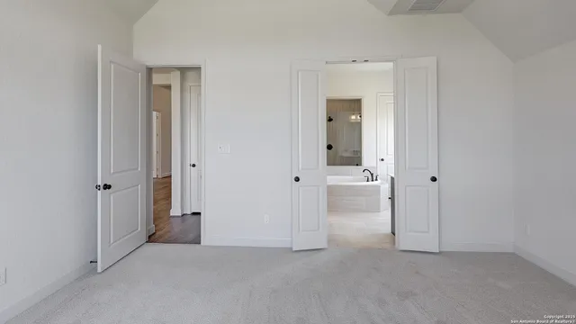 $559,900 | 354 Lacey Oak, Castroville, TX 78009