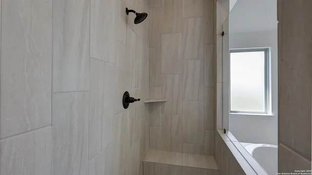 $559,900 | 354 Lacey Oak, Castroville, TX 78009