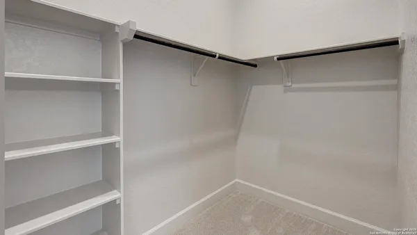 $527,900 | 354 Lacey Oak, Castroville, TX 78009