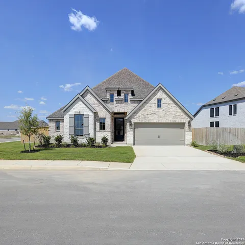 $559,900 | 354 Lacey Oak, Castroville, TX 78009
