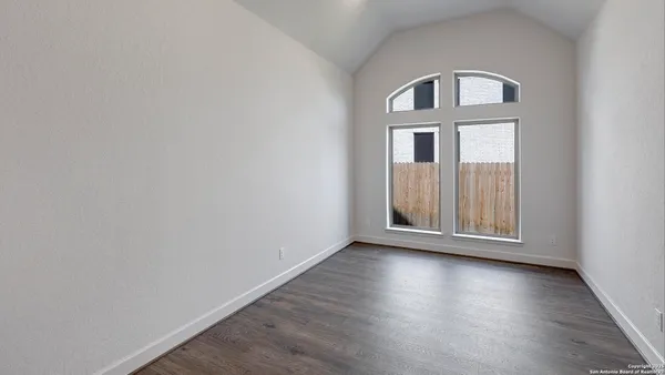 $527,900 | 354 Lacey Oak, Castroville, TX 78009