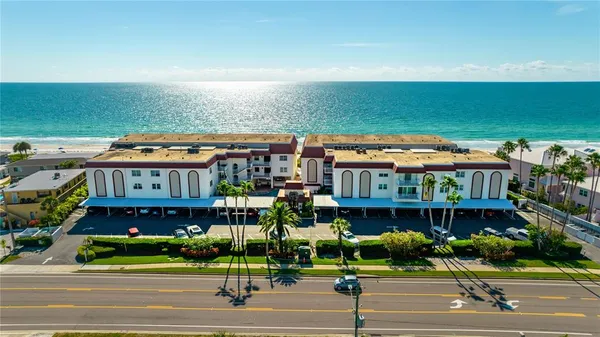 $4,500 | 2900 Gulf Boulevard, Unit 204, Belleair Beach, FL 33786