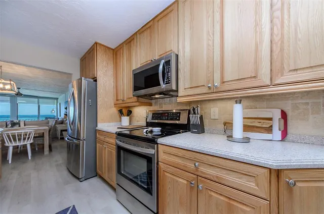 $4,500 | 2900 Gulf Boulevard, Unit 204, Belleair Beach, FL 33786