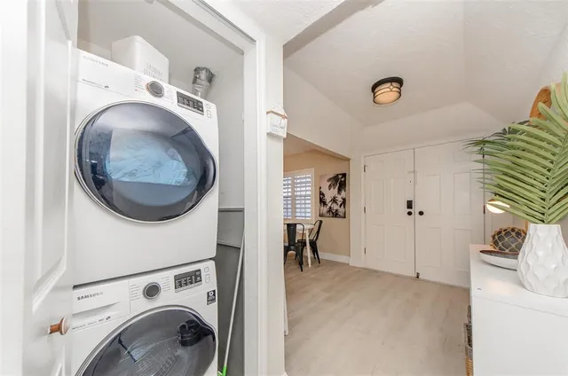 $4,500 | 2900 Gulf Boulevard, Unit 204, Belleair Beach, FL 33786