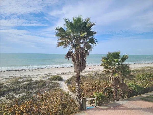 $4,500 | 2900 Gulf Boulevard, Unit 204, Belleair Beach, FL 33786