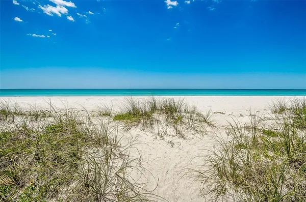 $4,500 | 2900 Gulf Boulevard, Unit 204, Belleair Beach, FL 33786