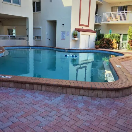 $4,500 | 2900 Gulf Boulevard, Unit 204, Belleair Beach, FL 33786