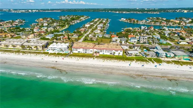 $4,500 | 2900 Gulf Boulevard, Unit 204, Belleair Beach, FL 33786