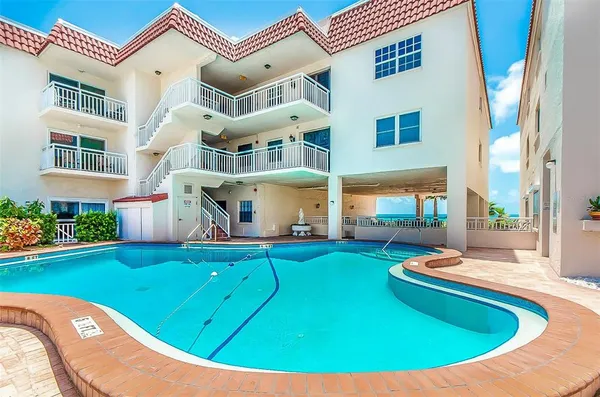 $4,500 | 2900 Gulf Boulevard, Unit 204, Belleair Beach, FL 33786