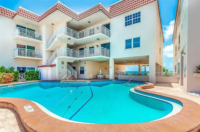 $4,500 | 2900 Gulf Boulevard, Unit 204, Belleair Beach, FL 33786