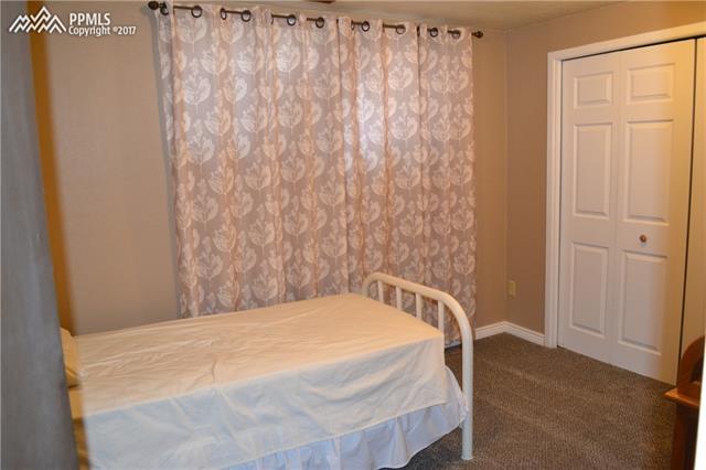 585 Red Cliff Road Colorado Springs, CO 80906 - Photo 21 of 27
