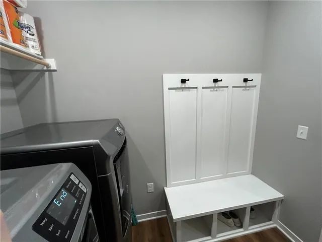 $550,000 | 305 Southwest 11th Road, Warrensburg, MO 64093