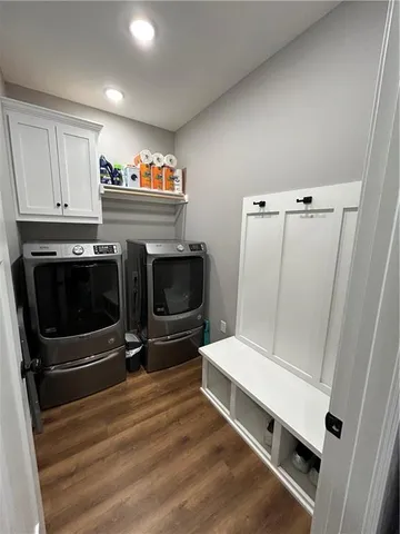 $550,000 | 305 Southwest 11th Road, Warrensburg, MO 64093