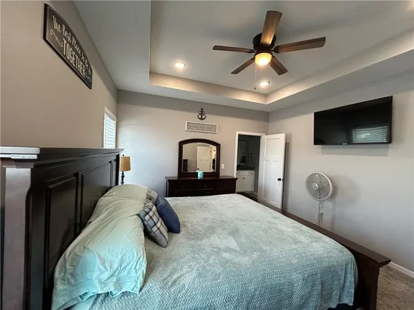 $539,900 | 305 Southwest 11th Road, Warrensburg, MO 64093