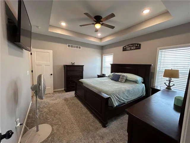 $550,000 | 305 Southwest 11th Road, Warrensburg, MO 64093