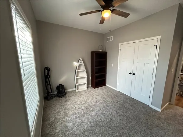 $539,900 | 305 Southwest 11th Road, Warrensburg, MO 64093
