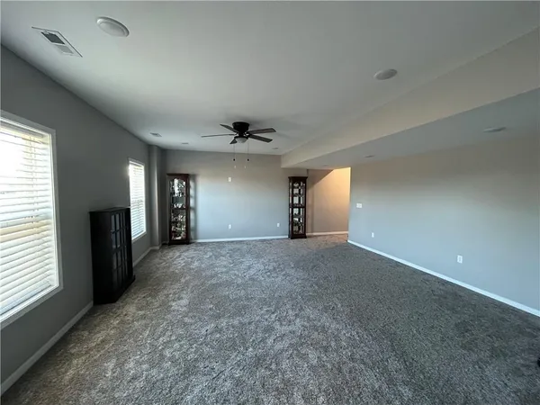 $539,900 | 305 Southwest 11th Road, Warrensburg, MO 64093