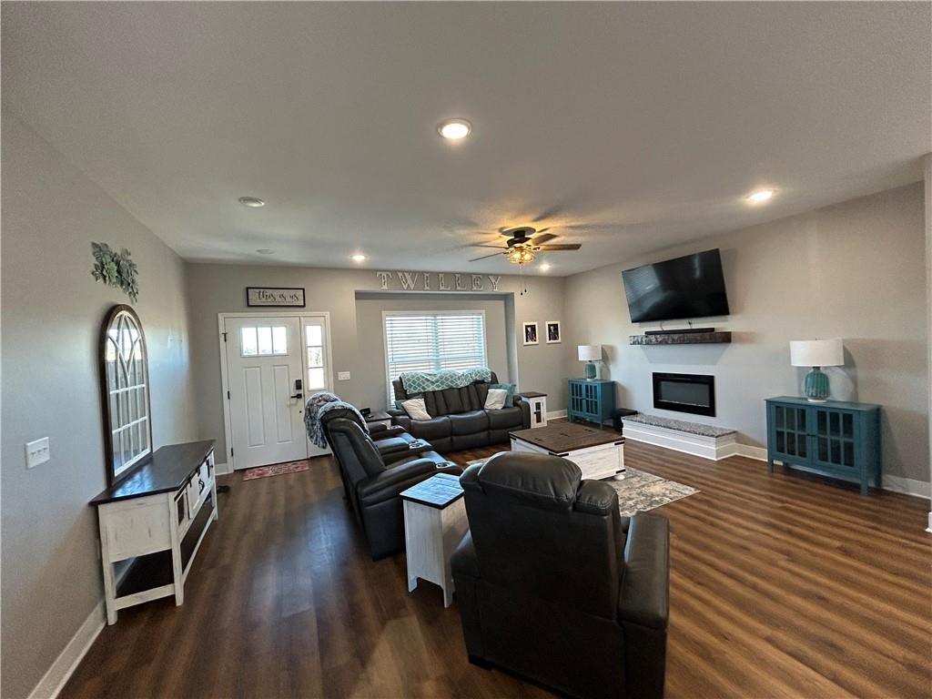 305 Southwest 11th Road Warrensburg, MO 64093 - Photo 4 of 41