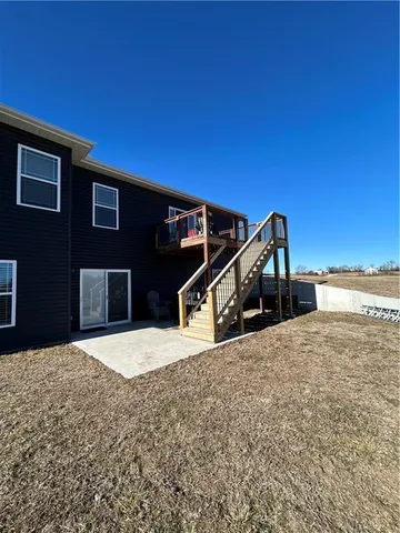 $550,000 | 305 Southwest 11th Road, Warrensburg, MO 64093