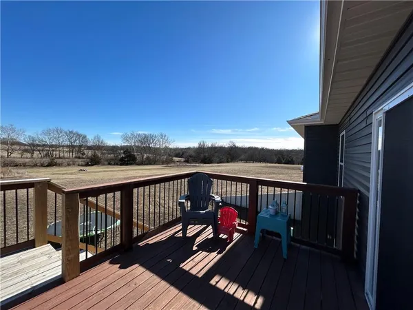 $539,900 | 305 Southwest 11th Road, Warrensburg, MO 64093