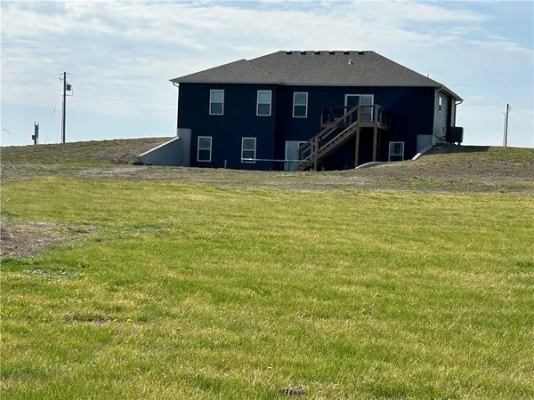 $539,900 | 305 Southwest 11th Road, Warrensburg, MO 64093