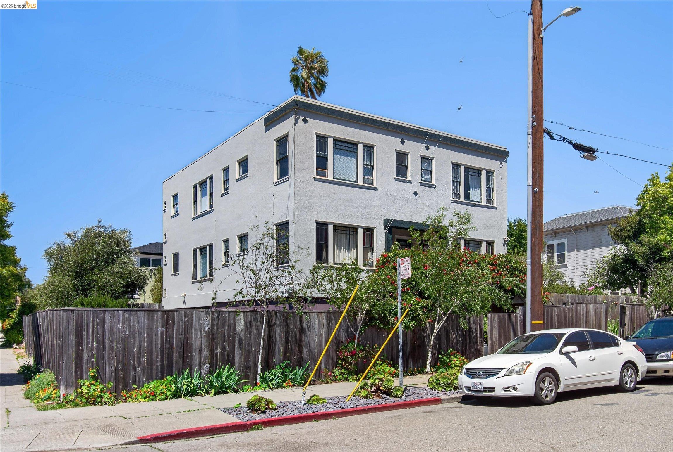 1239 Berkeley Way Berkeley, CA 94702 - Photo 3 of 28