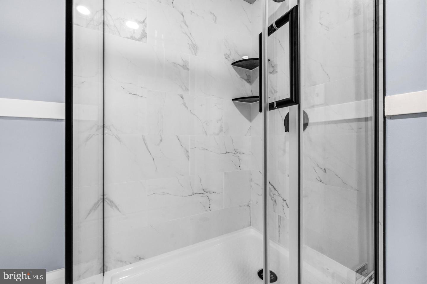 3539 Newland Road Baltimore, MD 21218 - Photo 29 of 39 3rd floor - full bathroom