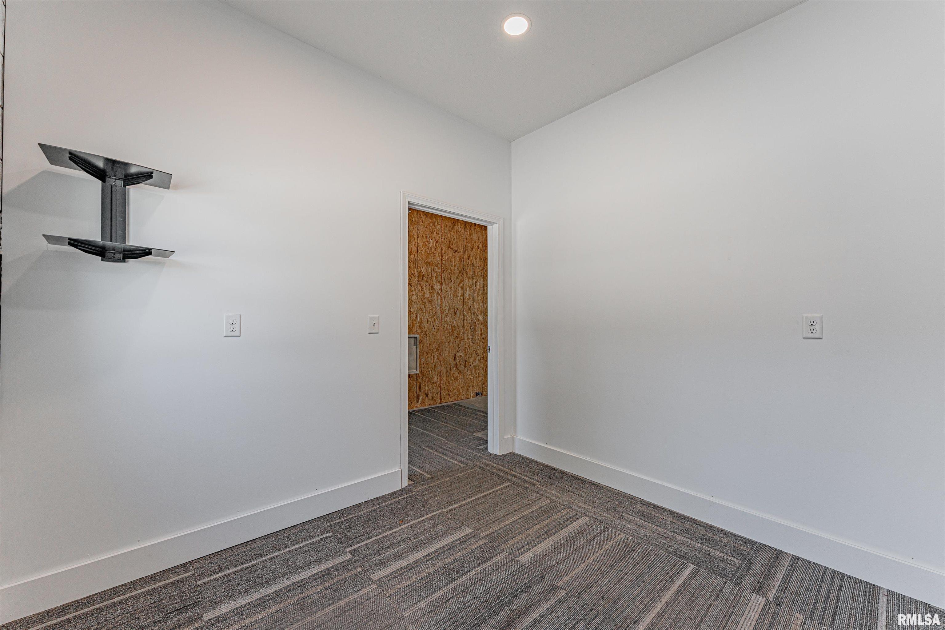 703 South Kickapoo Street Lincoln, IL 62656 - Photo 30 of 42