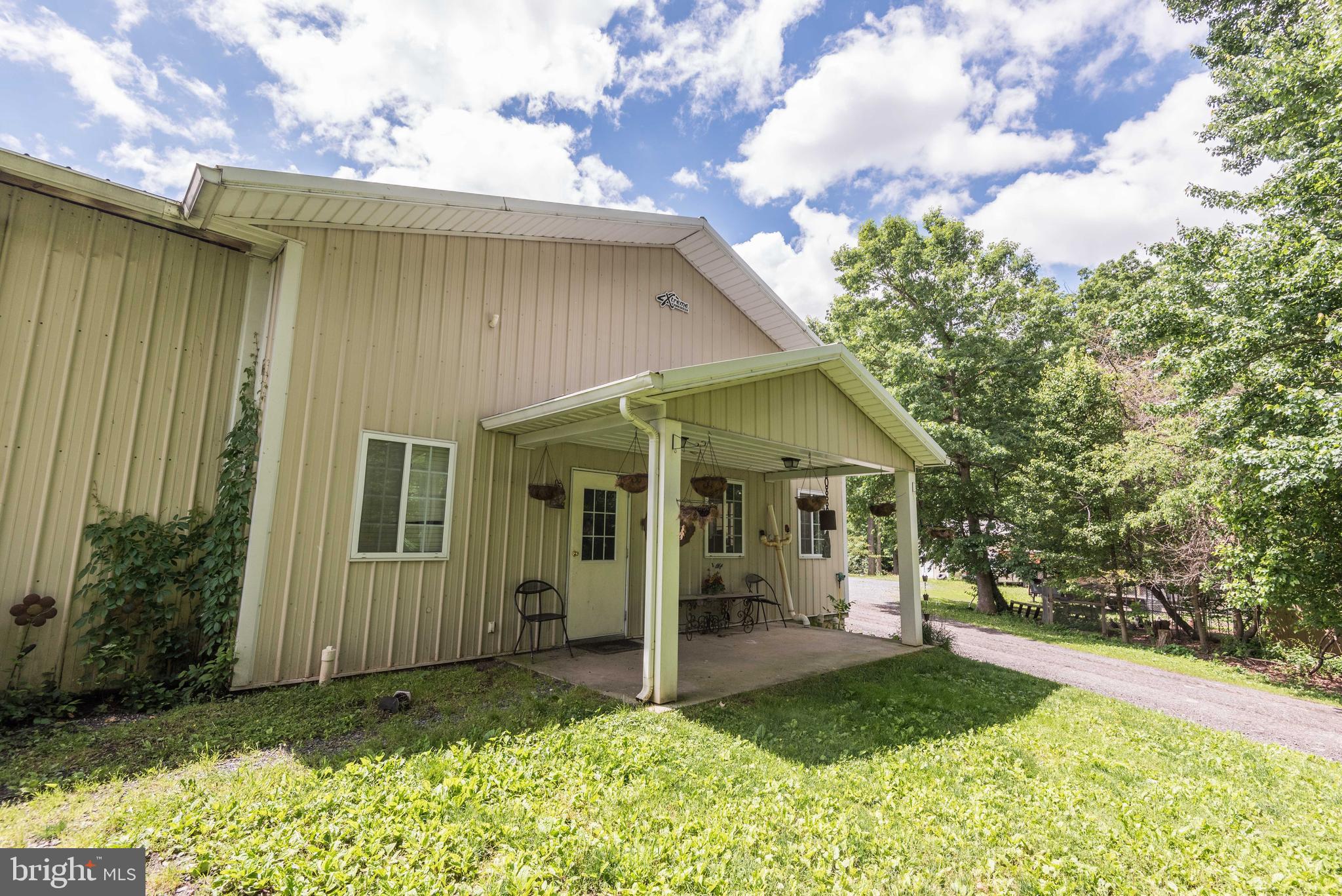 16120 Barnesville Road Boyds, MD 20841 - Photo 67 of 128 a view of a house with backyard and garden