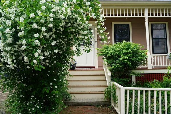 $1,049,000 | 10 Mountain Avenue, Somerville, MA 02143