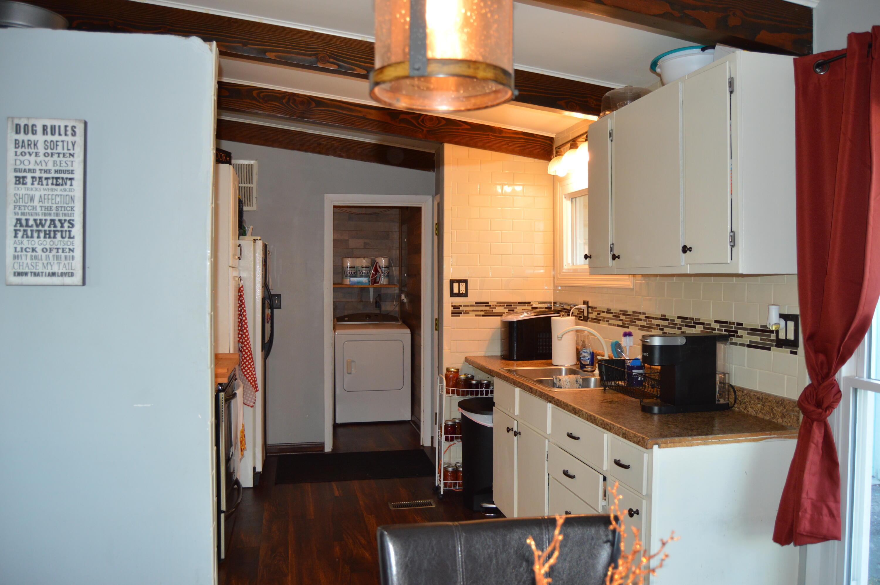 3542 Briggs Road Columbus, OH 43204 - Photo 4 of 22 DF9F029A-E49A-4C2F-9EB6-CE651D682DEA