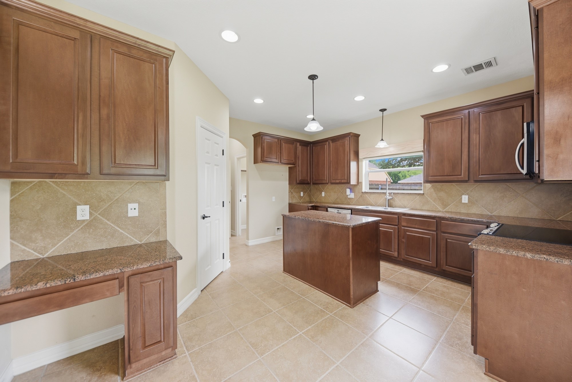 1109 Walnut Bend Brenham, TX 77833 - Photo 6 of 43