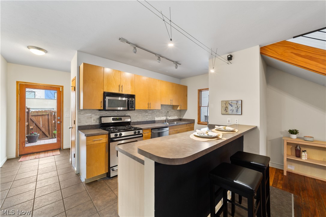 2197 Columbus Road Cleveland, OH 44113 - Photo 8 of 38 Gallery Image 8