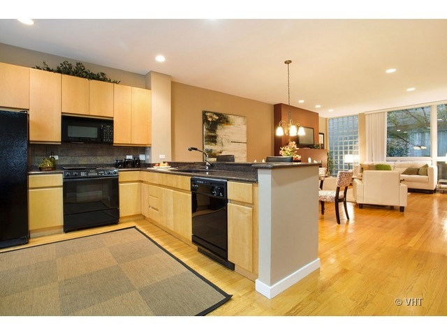 663 North Sangamon Street, Unit 4S Chicago, IL 60642 - Photo 4 of 10