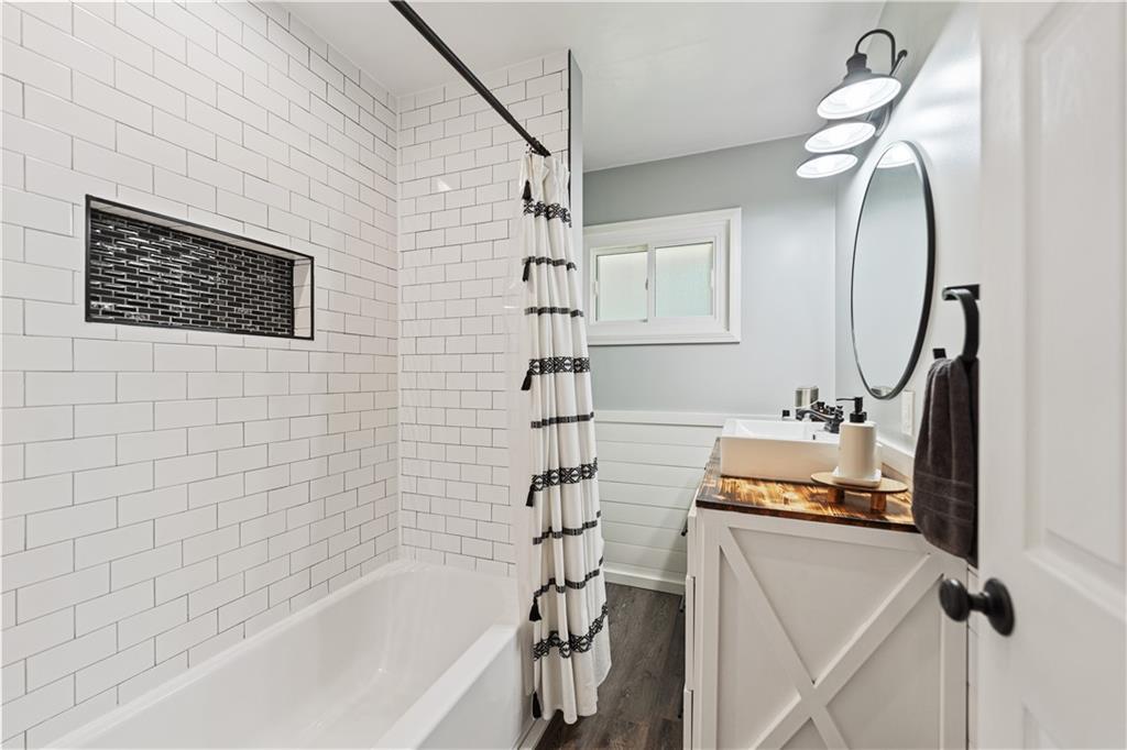 115 Maruth Drive Pittsburgh, PA 15237 - Photo 16 of 30 a bathroom with a shower