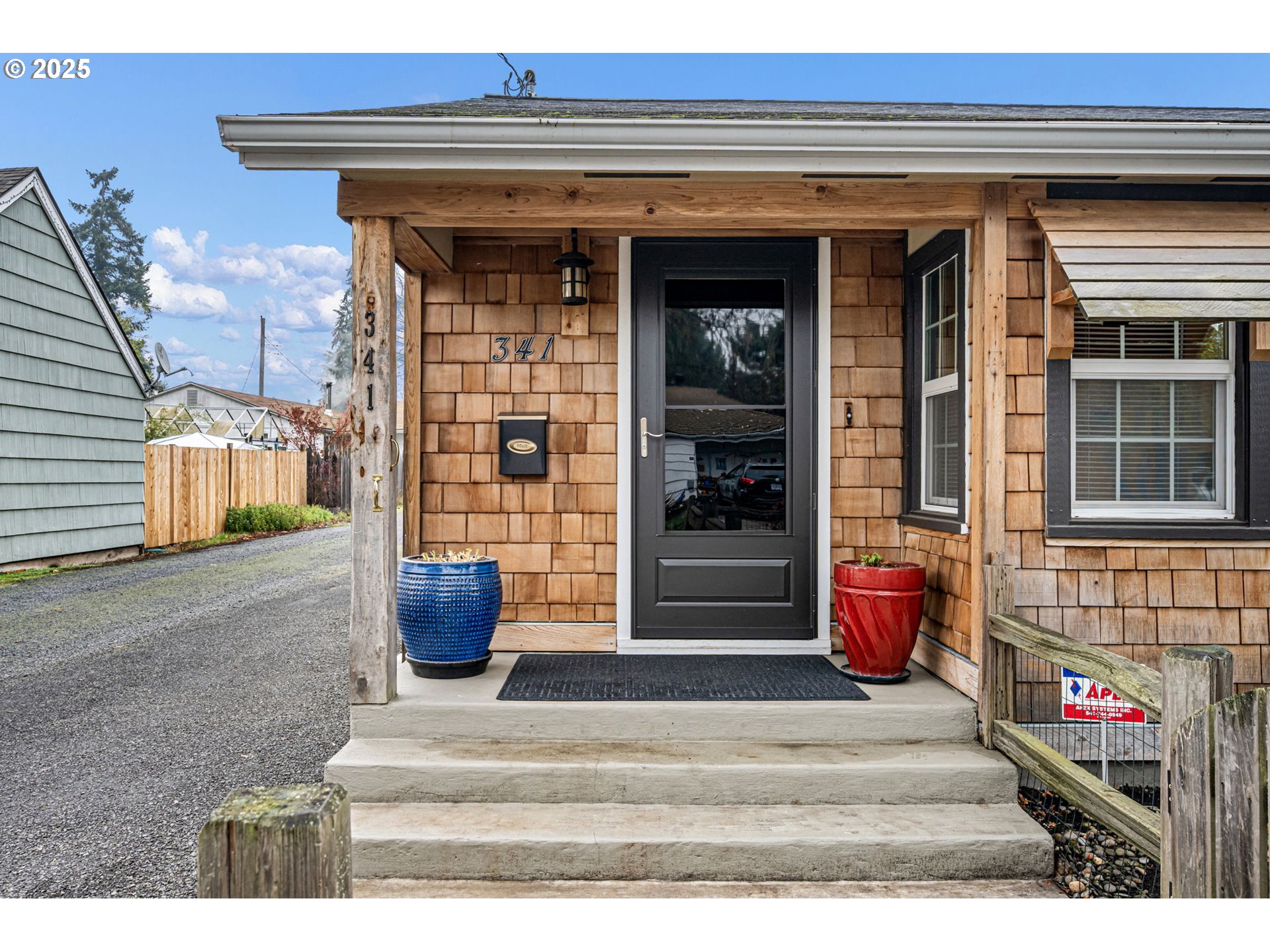 341 16th Street Springfield, OR 97477 - Photo 2 of 24