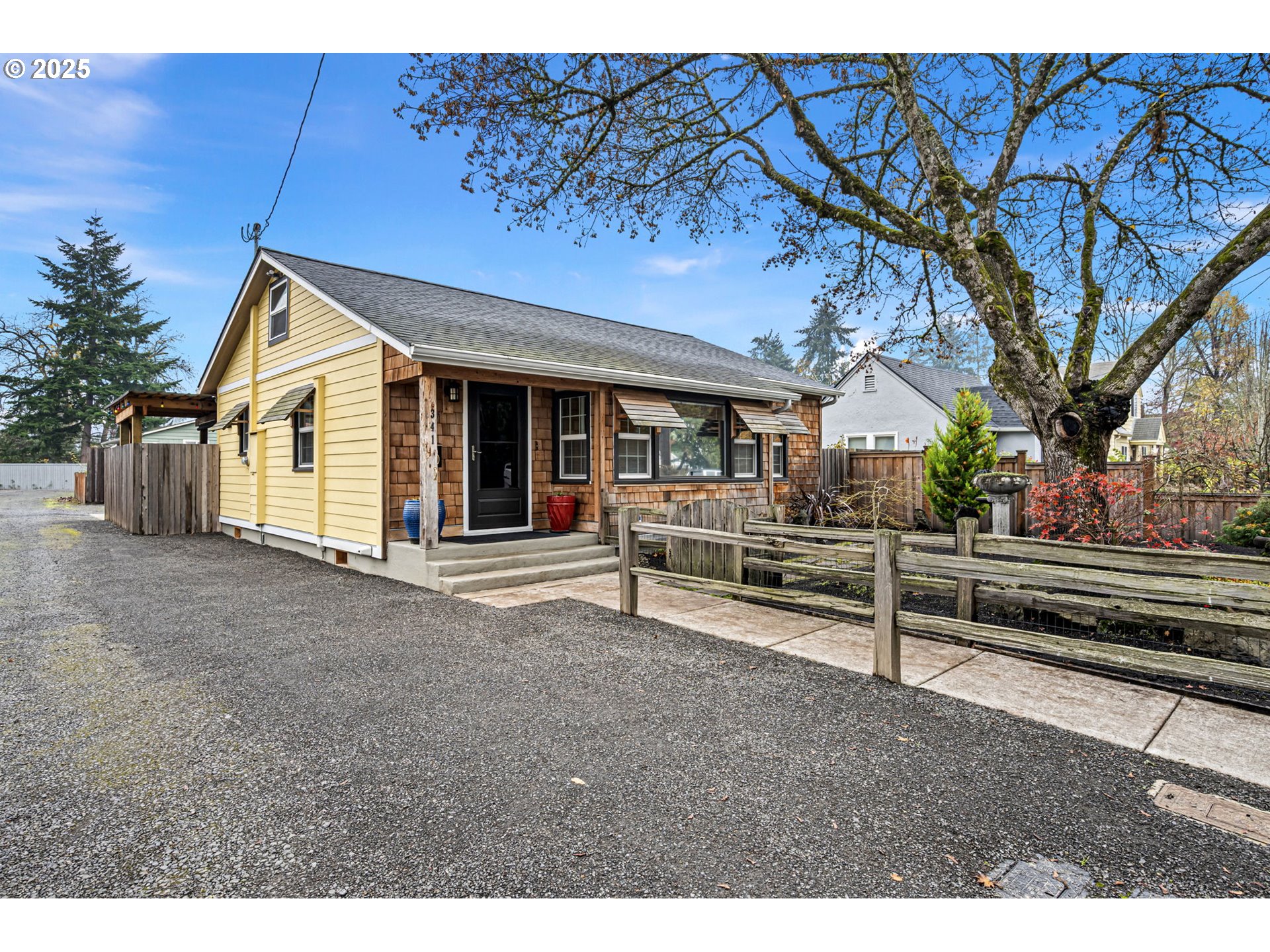 341 16th Street Springfield, OR 97477 - Photo 3 of 24